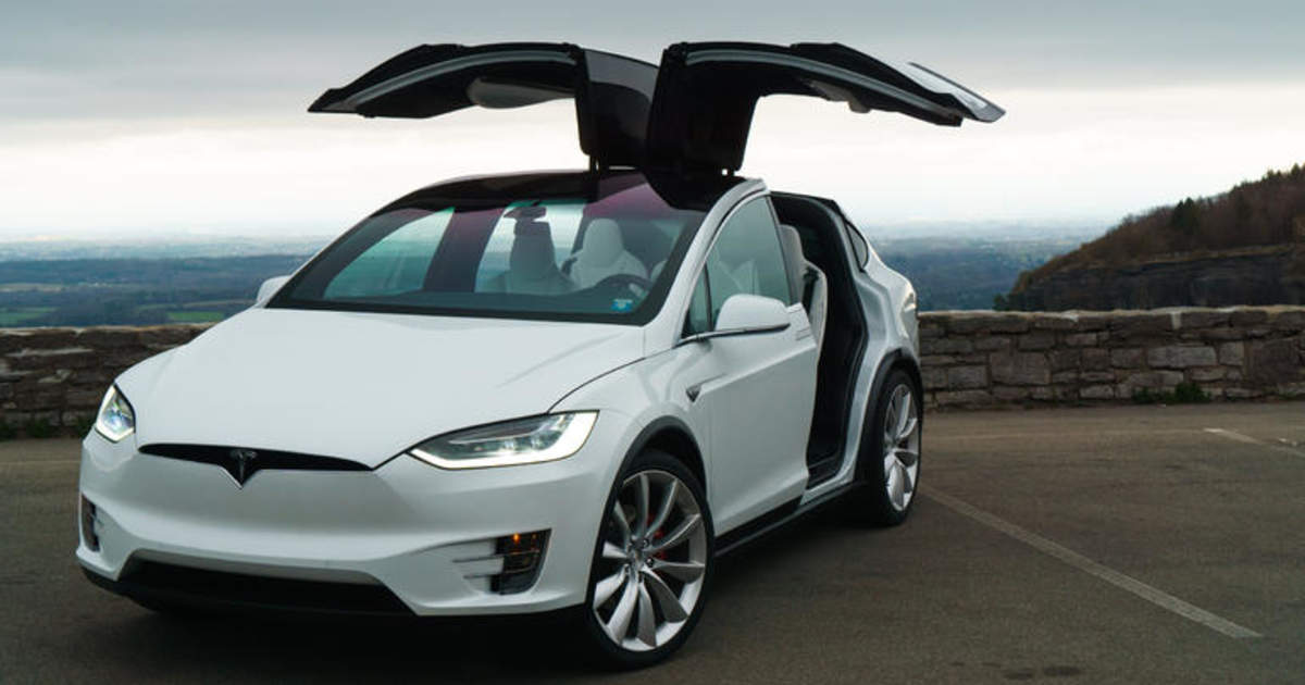 Model X опрошенным The Bell опытным владельцам Tesla кажется неудобной, но продается хорошо